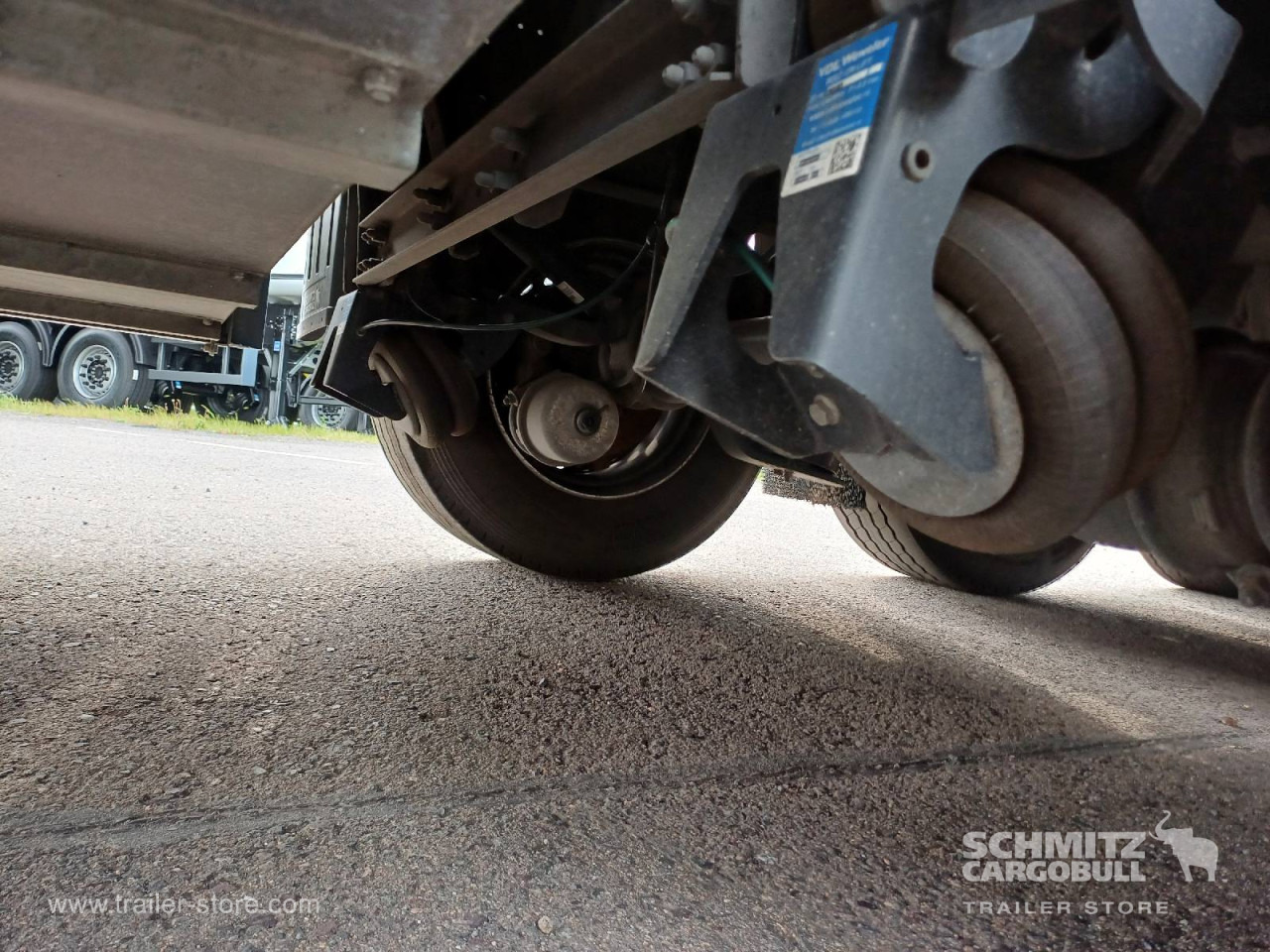 SCHMITZ Auflieger Curtainsider Standard - Semi-reboque de lona: foto 4 SCHMITZ Auflieger Curtainsider Standard - Semi-reboque de lona: foto 4