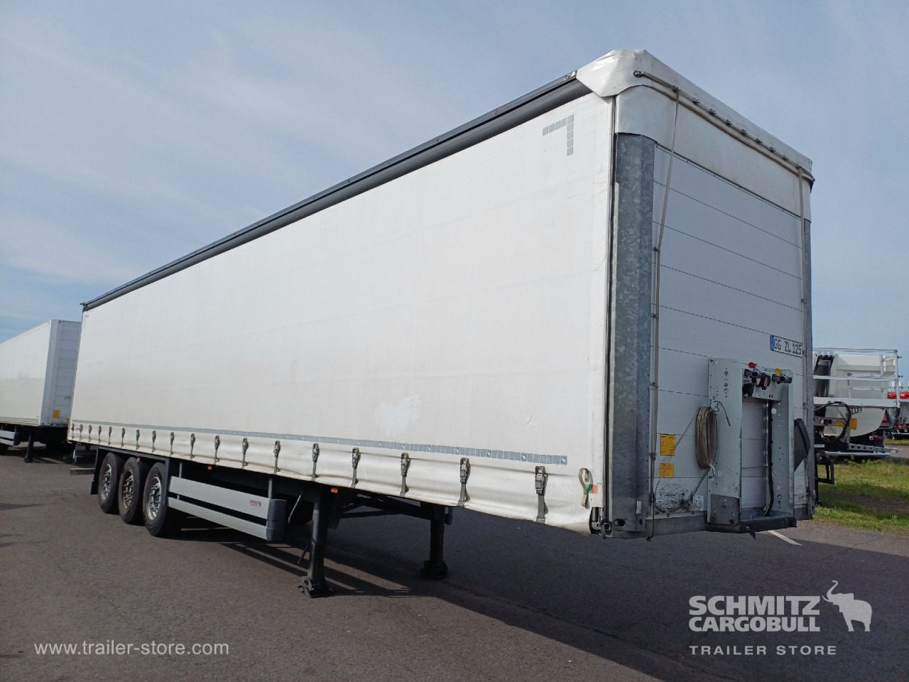 SCHMITZ Auflieger Curtainsider Standard - Semi-reboque de lona: foto 1 SCHMITZ Auflieger Curtainsider Standard - Semi-reboque de lona: foto 1