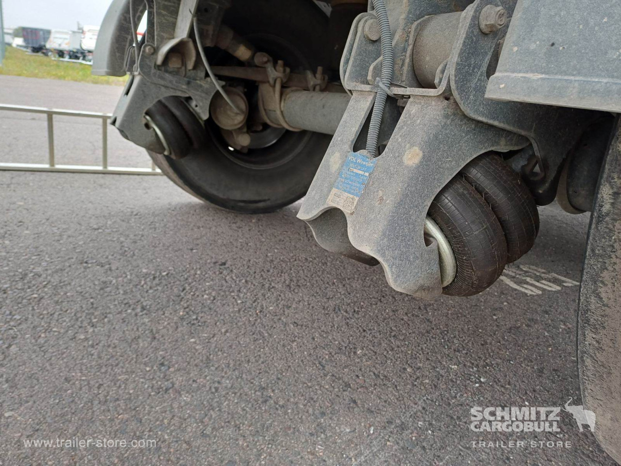 SCHMITZ Auflieger Kipper Alukastenmulde 24m³ - Semireboque basculante: foto 3 SCHMITZ Auflieger Kipper Alukastenmulde 24m³ - Semireboque basculante: foto 3
