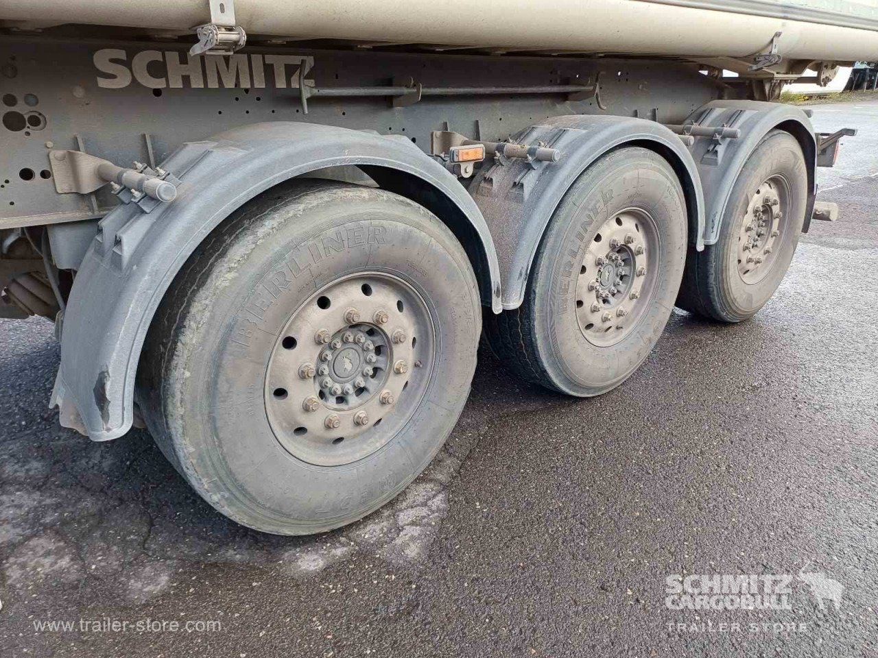 SCHMITZ Auflieger Kipper Alukastenmulde 24m³ - Semireboque basculante: foto 2 SCHMITZ Auflieger Kipper Alukastenmulde 24m³ - Semireboque basculante: foto 2