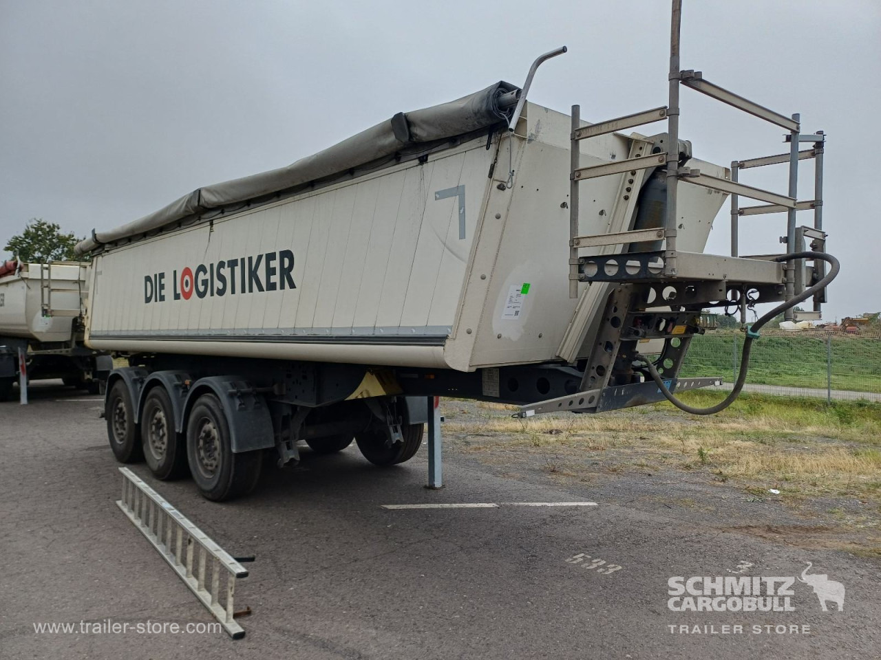 SCHMITZ Auflieger Kipper Alukastenmulde 24m³ - Semireboque basculante: foto 1 SCHMITZ Auflieger Kipper Alukastenmulde 24m³ - Semireboque basculante: foto 1