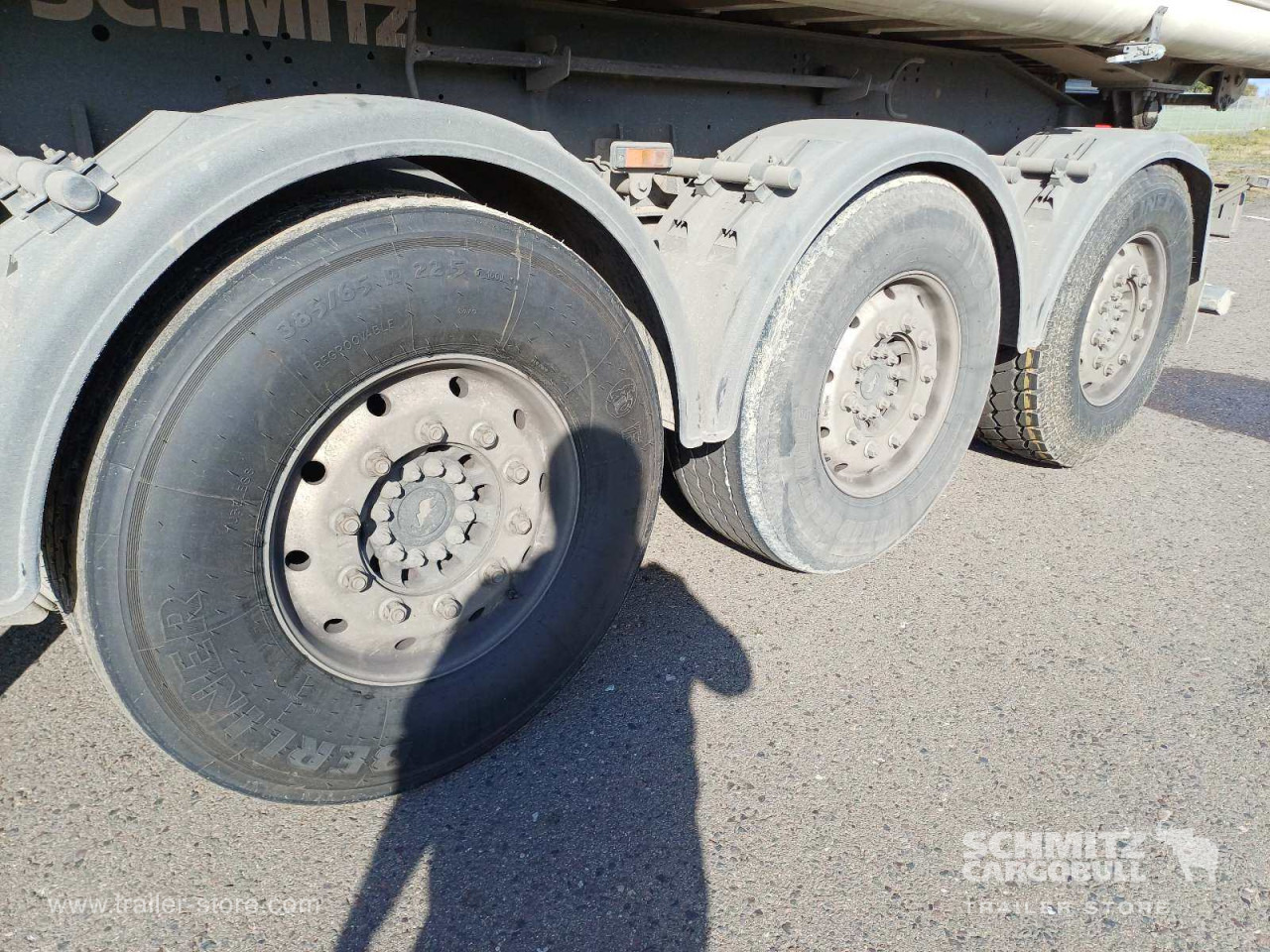 SCHMITZ Auflieger Kipper Alukastenmulde 24m³ - Semireboque basculante: foto 2 SCHMITZ Auflieger Kipper Alukastenmulde 24m³ - Semireboque basculante: foto 2