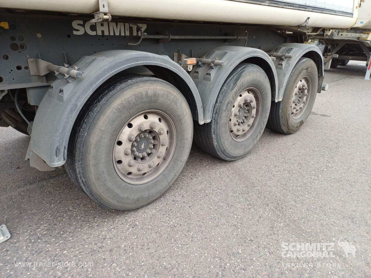 SCHMITZ Auflieger Kipper Alukastenmulde 24m³ - Semireboque basculante: foto 2 SCHMITZ Auflieger Kipper Alukastenmulde 24m³ - Semireboque basculante: foto 2