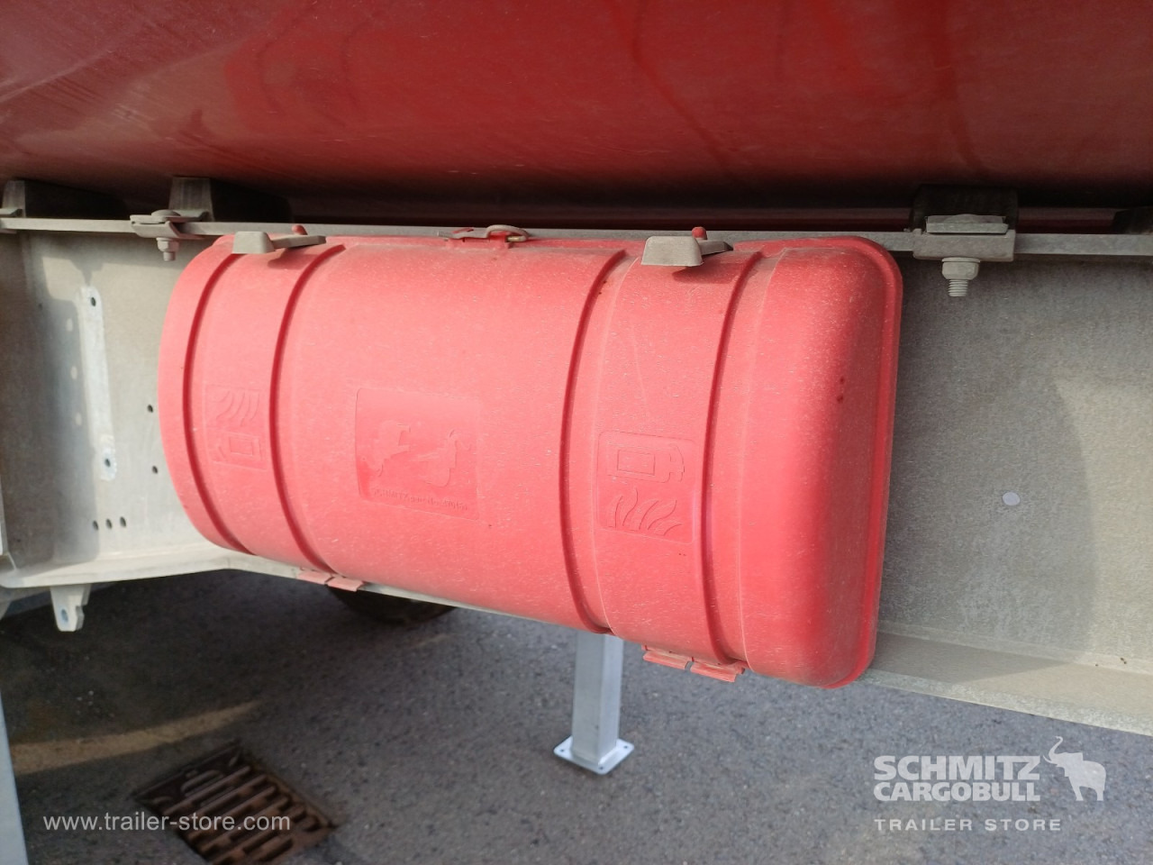 SCHMITZ Auflieger Kipper Stahlrundmulde 28m³ - Semireboque basculante: foto 4 SCHMITZ Auflieger Kipper Stahlrundmulde 28m³ - Semireboque basculante: foto 4