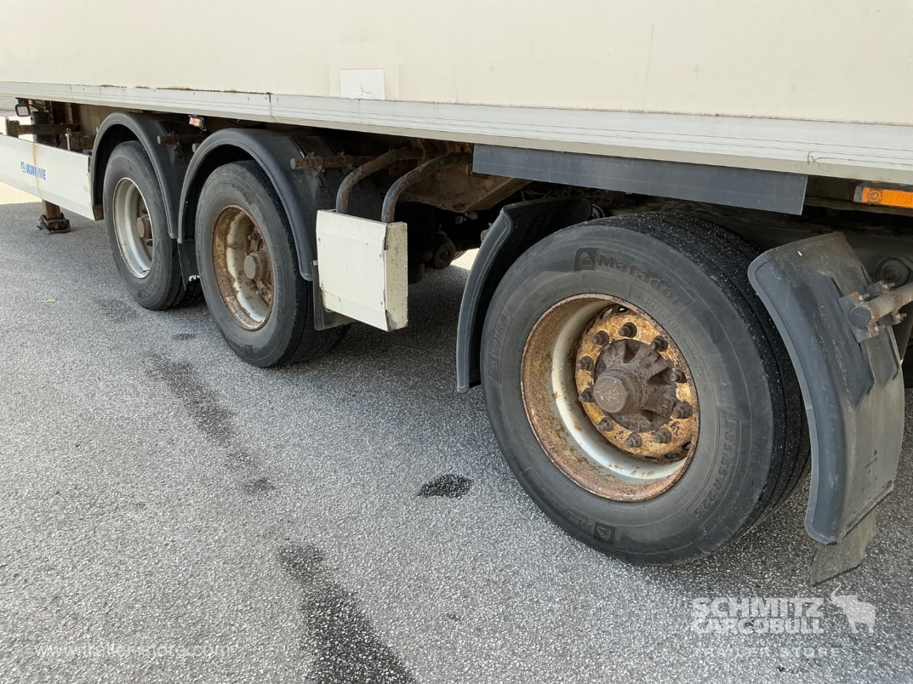 KRONE Dryfreight Standard Taillift - Semireboque furgão: foto 2 KRONE Dryfreight Standard Taillift - Semireboque furgão: foto 2