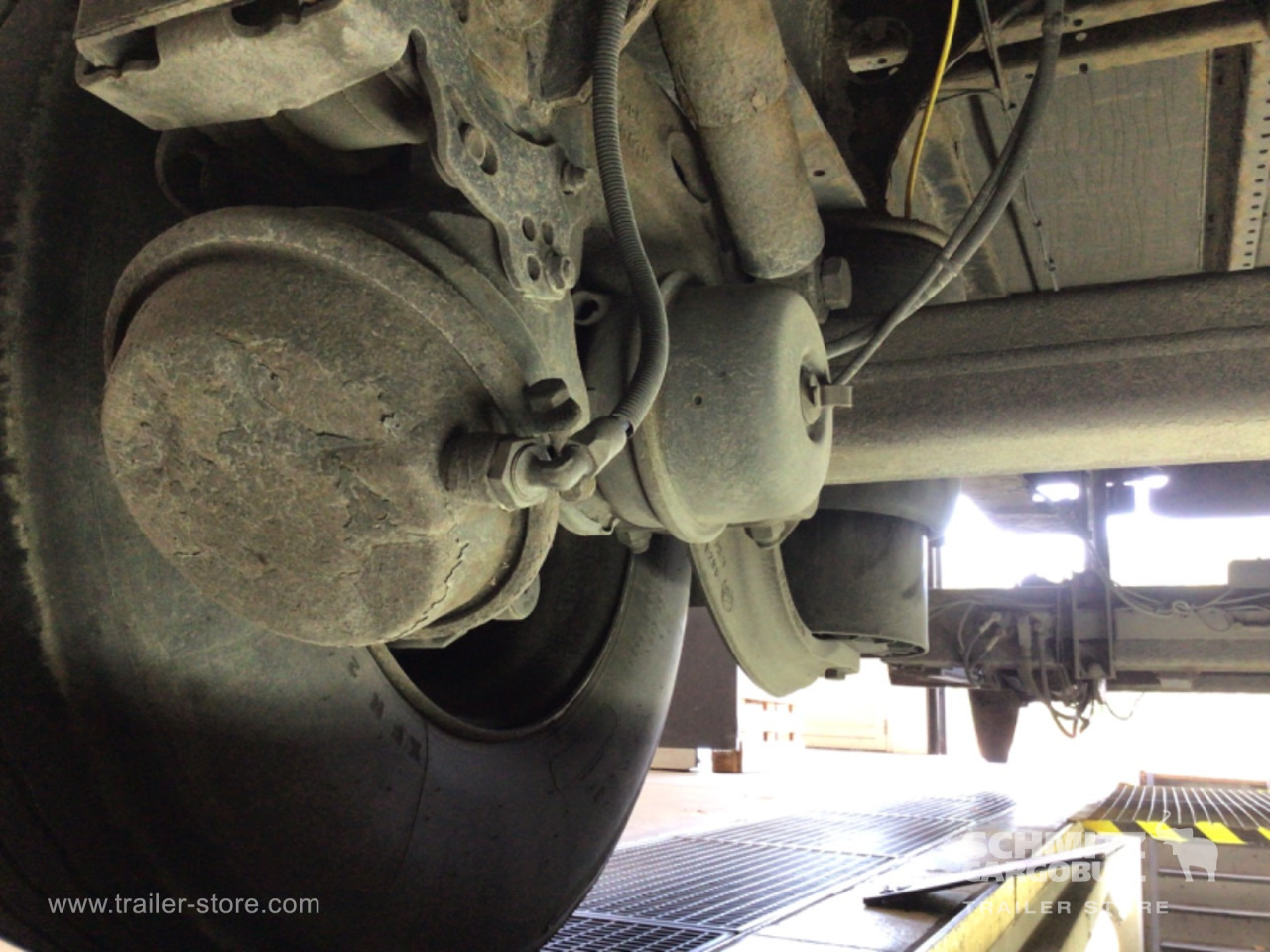 KRONE Platform Standard - Semi-reboque plataforma/ Caixa aberta: foto 4 KRONE Platform Standard - Semi-reboque plataforma/ Caixa aberta: foto 4