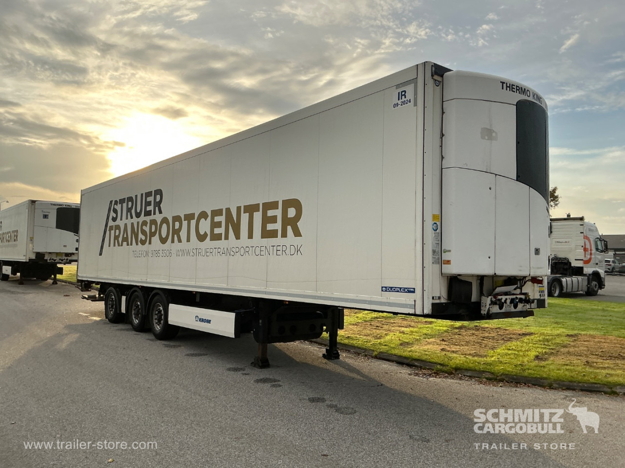 KRONE Reefer Standard Taillift - Semireboque isotérmico: foto 1 KRONE Reefer Standard Taillift - Semireboque isotérmico: foto 1