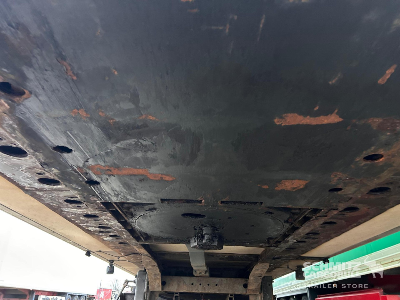 KRONE Reefer Standard Taillift - Semireboque isotérmico: foto 3 KRONE Reefer Standard Taillift - Semireboque isotérmico: foto 3