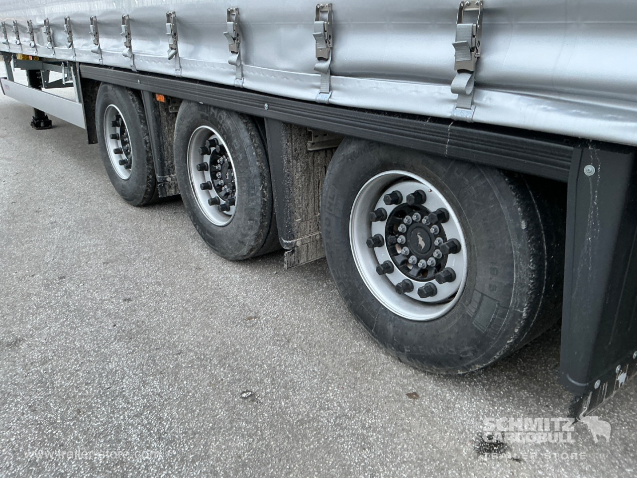 SCHMITZ Curtainsider Mega - Semi-reboque de lona: foto 3 SCHMITZ Curtainsider Mega - Semi-reboque de lona: foto 3