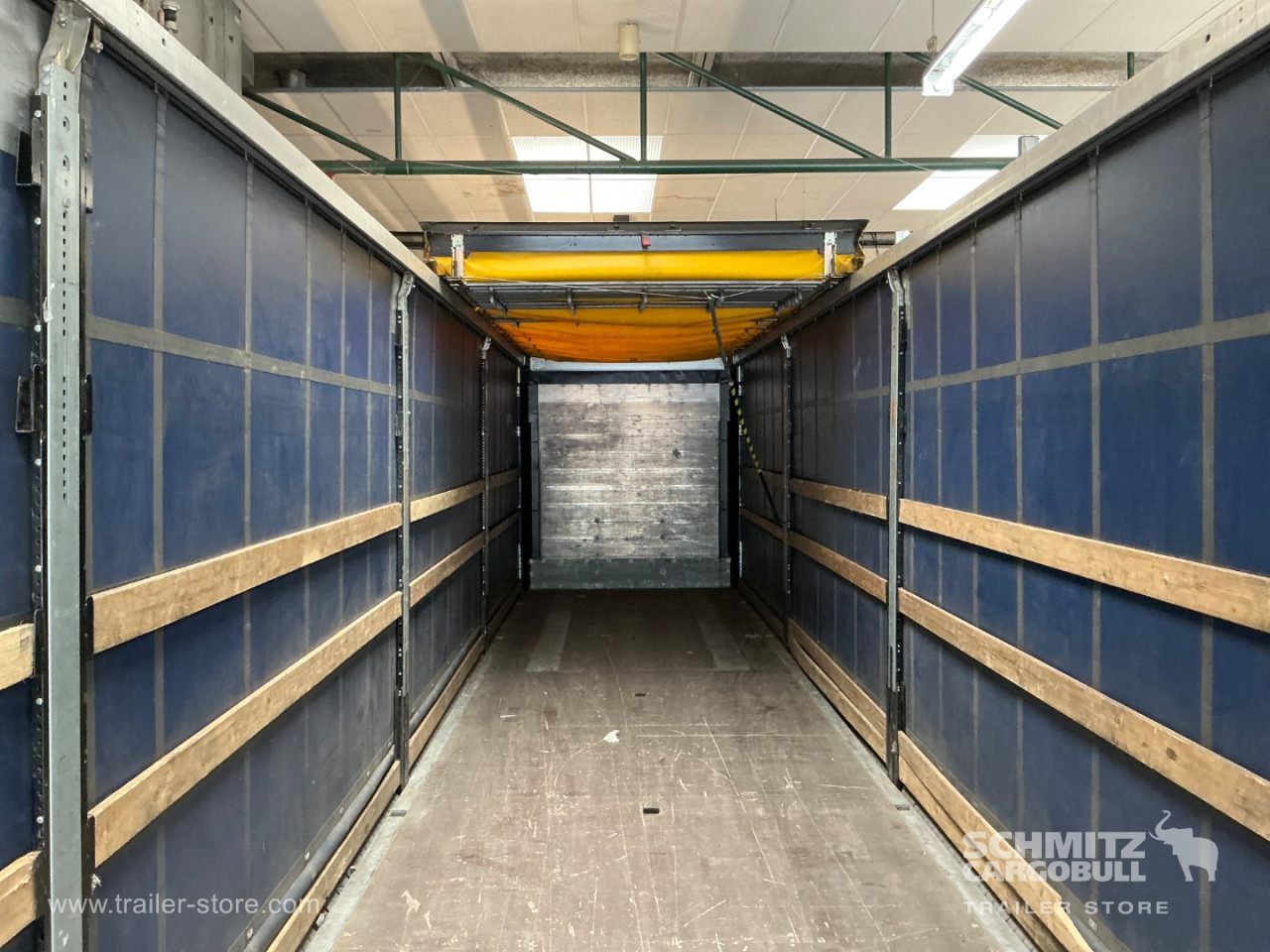 SCHMITZ Curtainsider Standard - Semi-reboque de lona: foto 5 SCHMITZ Curtainsider Standard - Semi-reboque de lona: foto 5