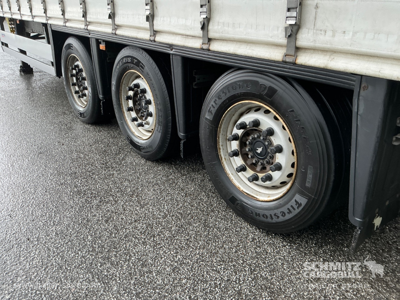 SCHMITZ Curtainsider Standard - Semi-reboque de lona: foto 3 SCHMITZ Curtainsider Standard - Semi-reboque de lona: foto 3