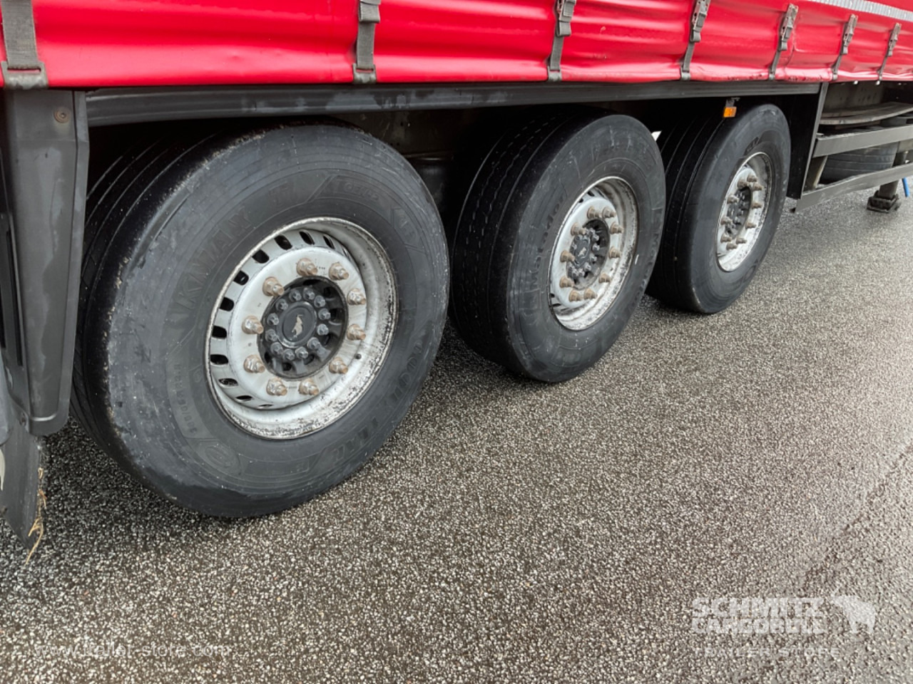 SCHMITZ Curtainsider Standard Forklift holder - Semi-reboque de lona: foto 2 SCHMITZ Curtainsider Standard Forklift holder - Semi-reboque de lona: foto 2