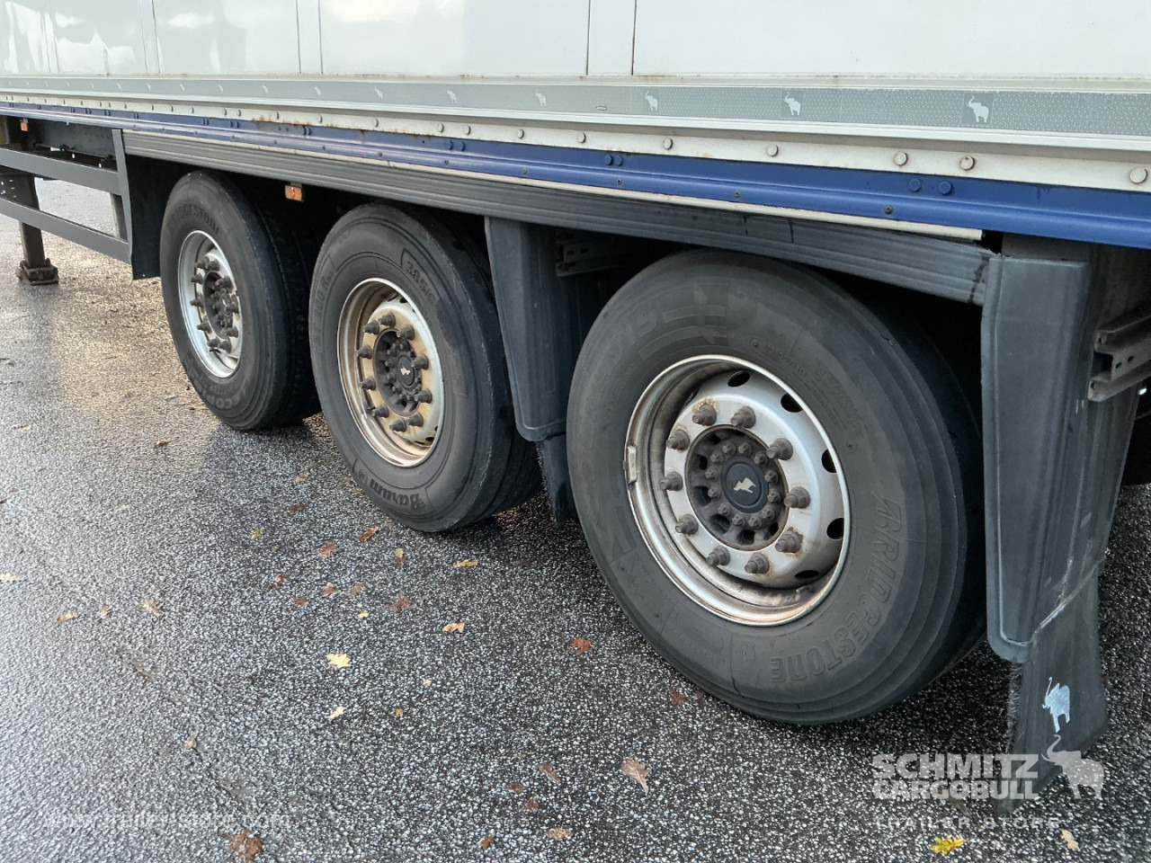 SCHMITZ Dryfreight Standard Taillift - Semireboque furgão: foto 2 SCHMITZ Dryfreight Standard Taillift - Semireboque furgão: foto 2