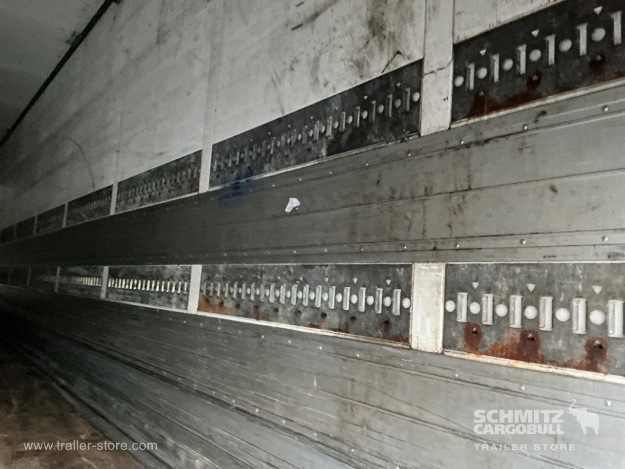 SCHMITZ Dryfreight Standard Taillift - Semireboque furgão: foto 5 SCHMITZ Dryfreight Standard Taillift - Semireboque furgão: foto 5