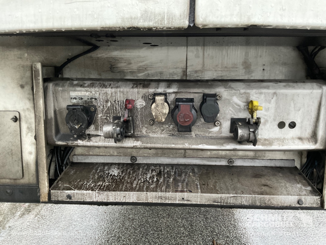 SCHMITZ Reefer Multitemp Double deck - Semireboque isotérmico: foto 2 SCHMITZ Reefer Multitemp Double deck - Semireboque isotérmico: foto 2