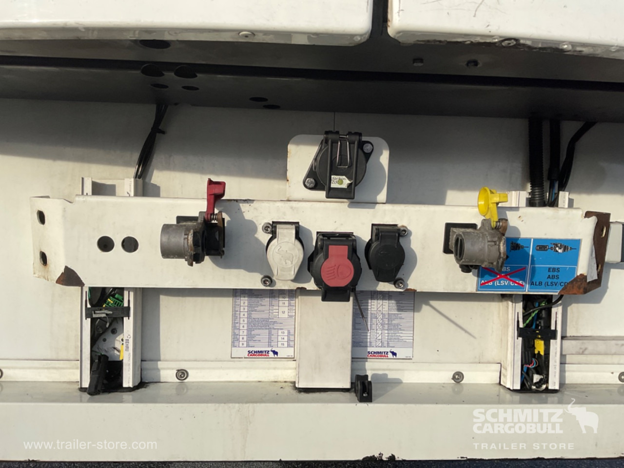 SCHMITZ Reefer Multitemp Double deck - Semireboque isotérmico: foto 4 SCHMITZ Reefer Multitemp Double deck - Semireboque isotérmico: foto 4