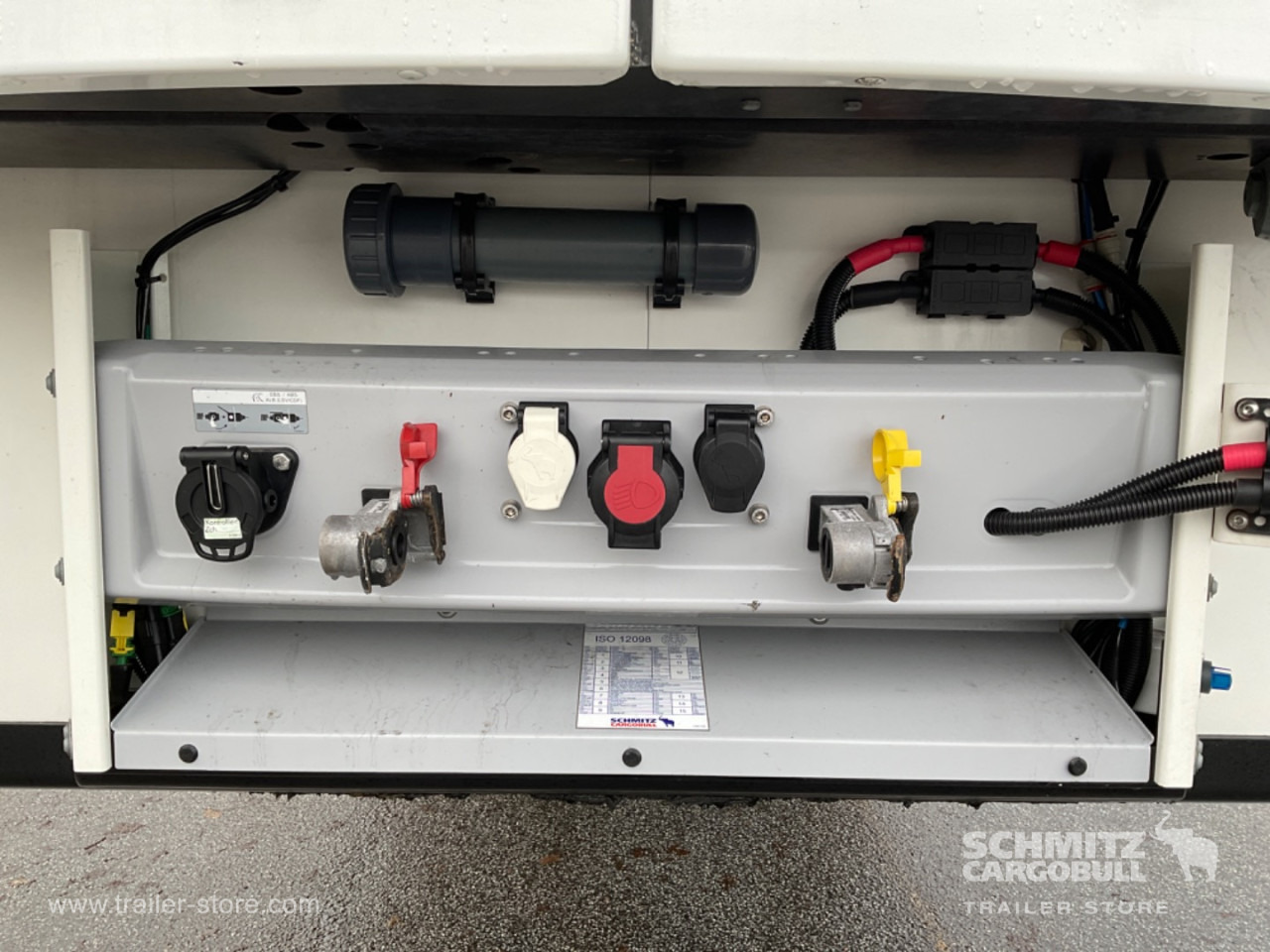 SCHMITZ Reefer Standard Taillift - Semireboque isotérmico: foto 4 SCHMITZ Reefer Standard Taillift - Semireboque isotérmico: foto 4