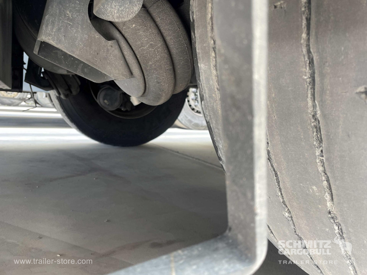 SCHMITZ Semiremolque Frigo Standard - Semireboque isotérmico: foto 3 SCHMITZ Semiremolque Frigo Standard - Semireboque isotérmico: foto 3