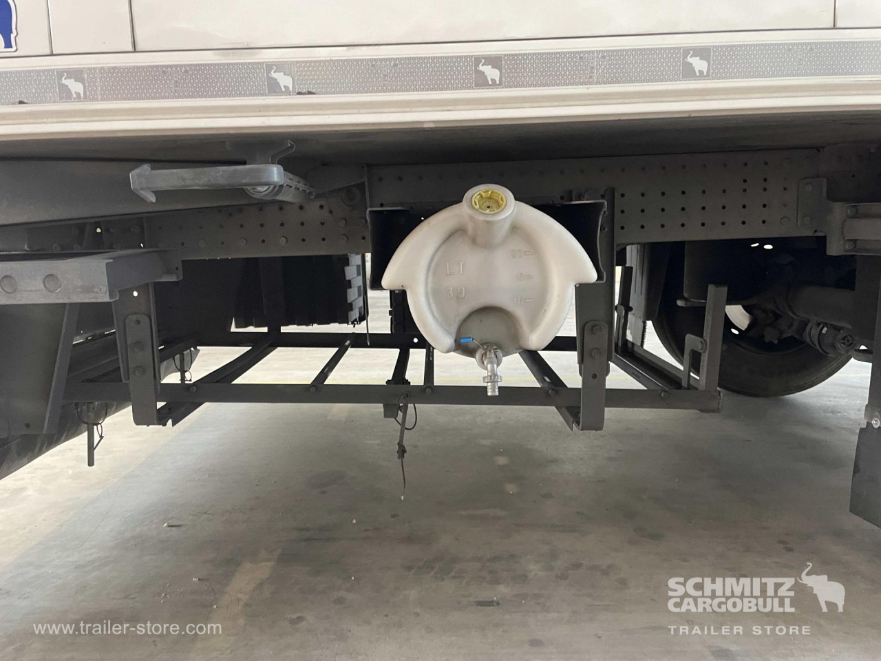 SCHMITZ Semiremolque Frigo Standard - Semireboque isotérmico: foto 2 SCHMITZ Semiremolque Frigo Standard - Semireboque isotérmico: foto 2