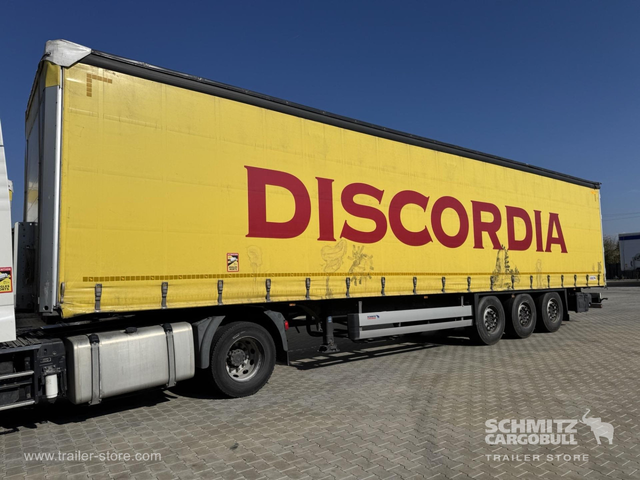 SCHMITZ Curtainsider Standard - Semi-reboque de lona: foto 1 SCHMITZ Curtainsider Standard - Semi-reboque de lona: foto 1