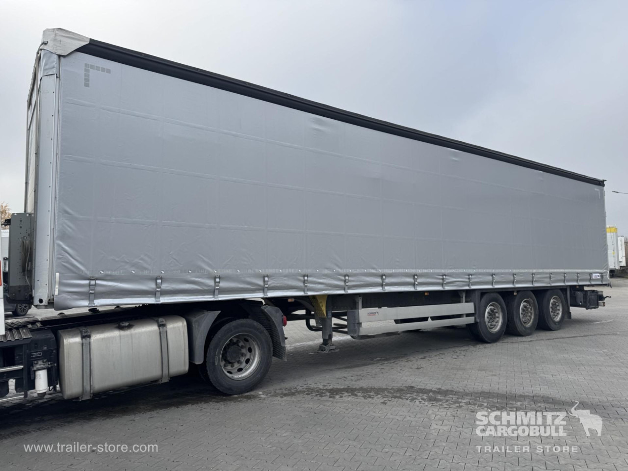 SCHMITZ Curtainsider Standard - Semi-reboque de lona: foto 5 SCHMITZ Curtainsider Standard - Semi-reboque de lona: foto 5