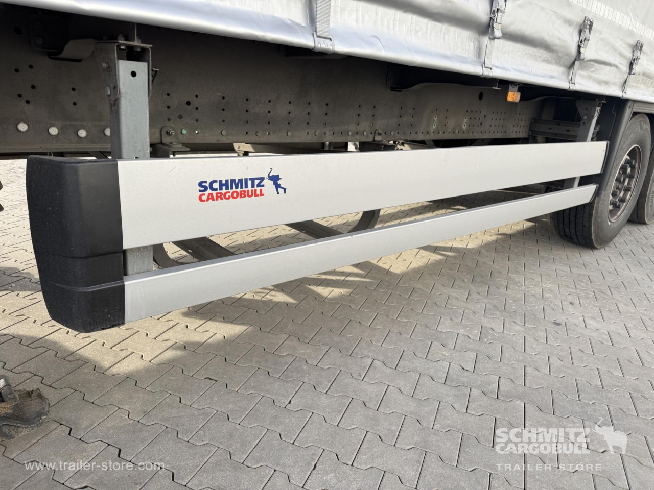SCHMITZ Curtainsider Standard - Semi-reboque de lona: foto 3 SCHMITZ Curtainsider Standard - Semi-reboque de lona: foto 3