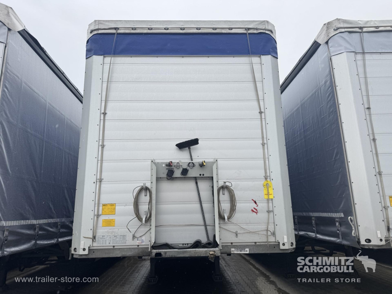 SCHMITZ Curtainsider Standard - Semi-reboque de lona: foto 4 SCHMITZ Curtainsider Standard - Semi-reboque de lona: foto 4