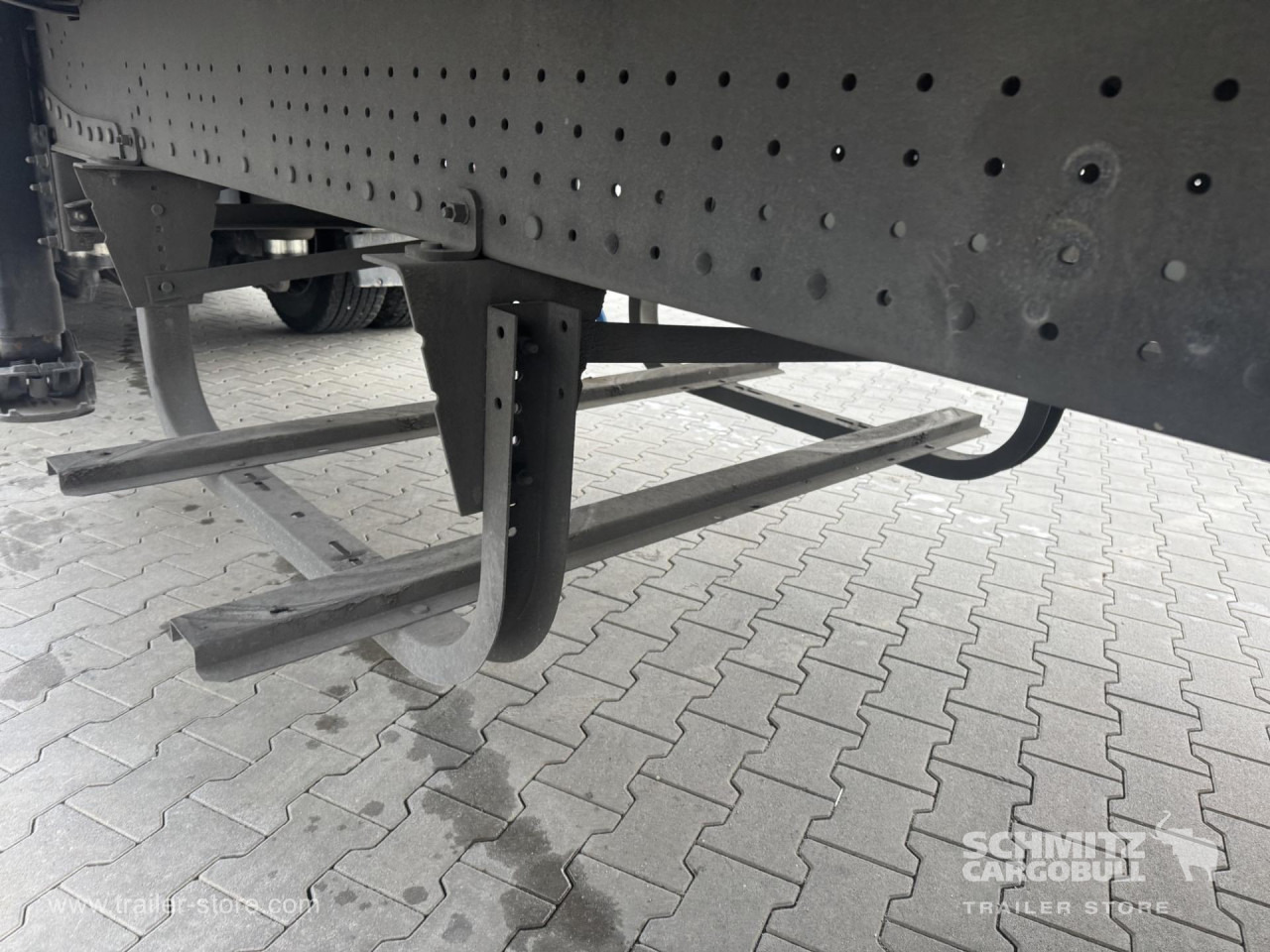 SCHMITZ Curtainsider Standard - Semi-reboque de lona: foto 2 SCHMITZ Curtainsider Standard - Semi-reboque de lona: foto 2