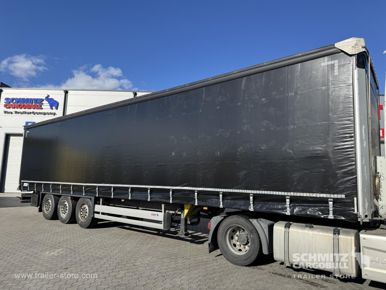 SCHMITZ Curtainsider Standard - Semi-reboque de lona: foto 1 SCHMITZ Curtainsider Standard - Semi-reboque de lona: foto 1