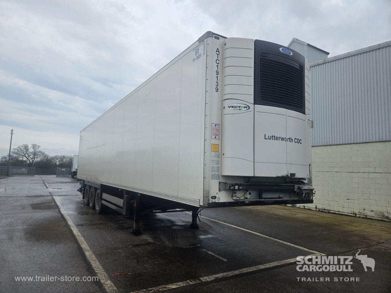 SCHMITZ Reefer Multitemp Taillift - Semireboque isotérmico: foto 1 SCHMITZ Reefer Multitemp Taillift - Semireboque isotérmico: foto 1