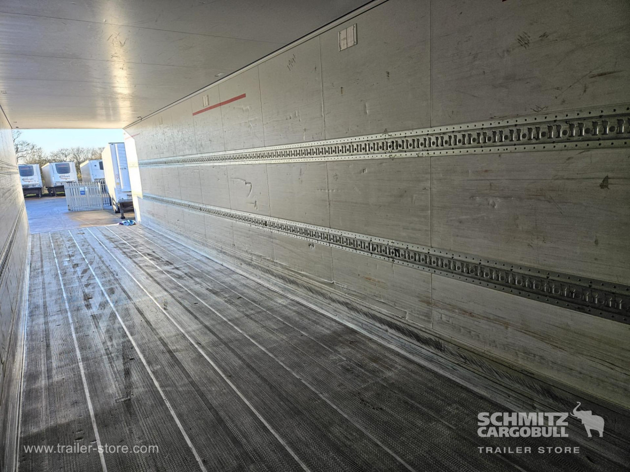 SCHMITZ Reefer Standard - Semireboque isotérmico: foto 3 SCHMITZ Reefer Standard - Semireboque isotérmico: foto 3
