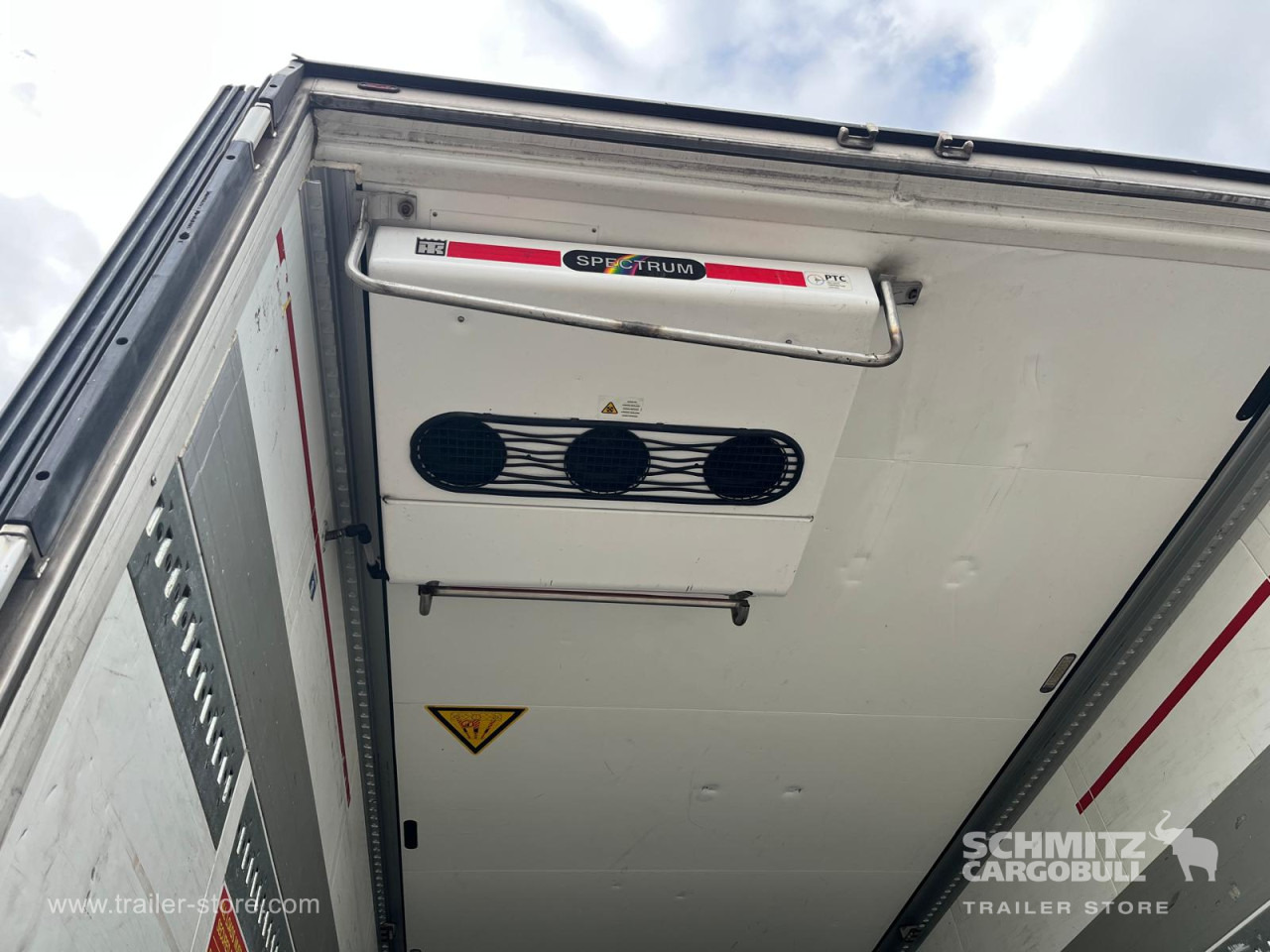 SCHMITZ Reefer Standard - Semireboque isotérmico: foto 4 SCHMITZ Reefer Standard - Semireboque isotérmico: foto 4