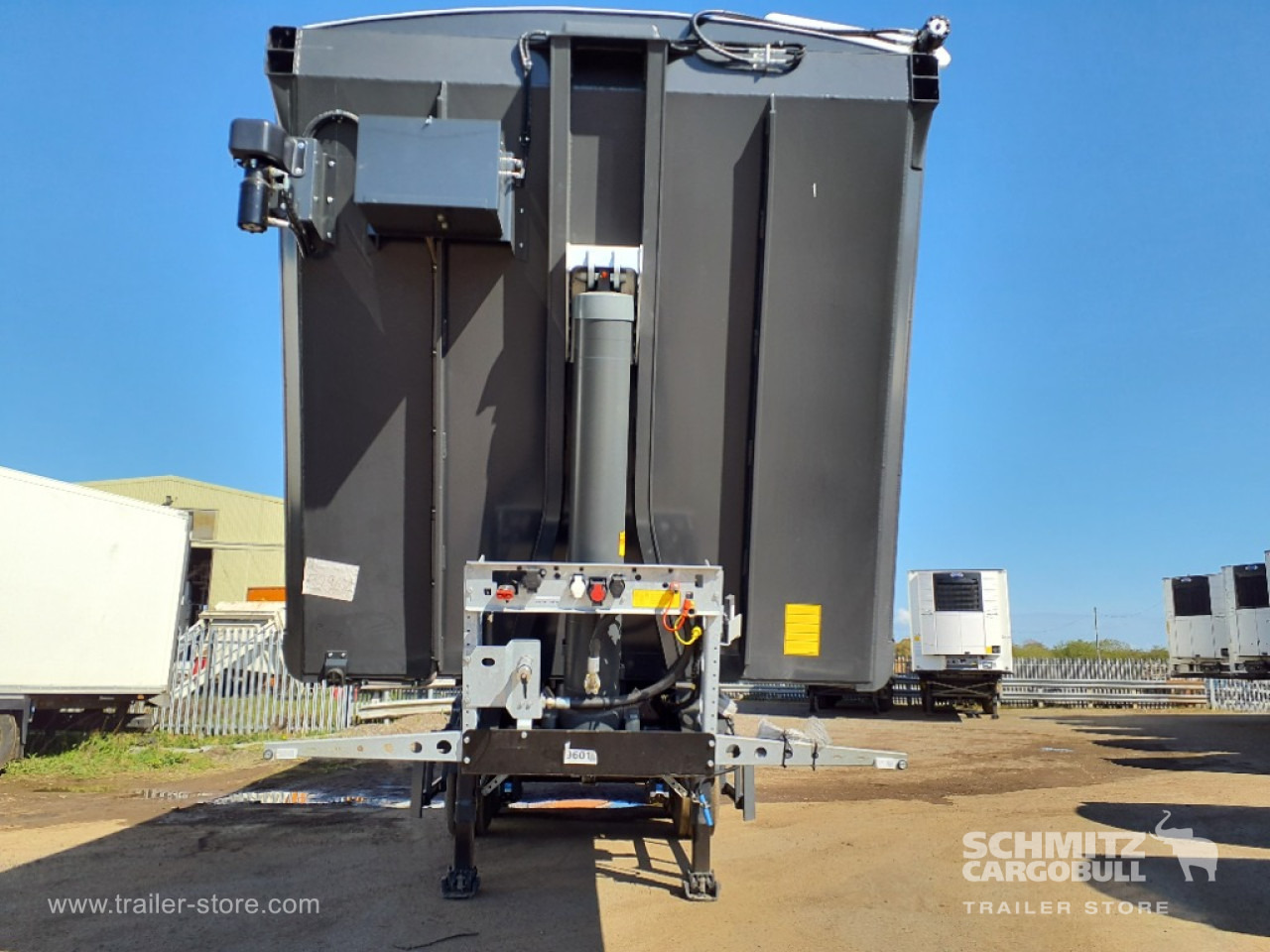 SCHMITZ Tipper Alu-square sided body 55m³ - Semireboque basculante: foto 1 SCHMITZ Tipper Alu-square sided body 55m³ - Semireboque basculante: foto 1