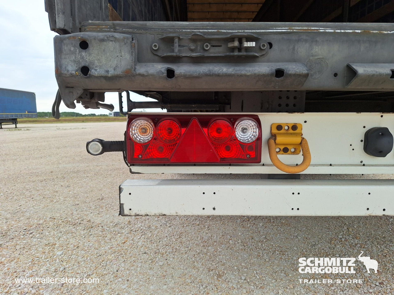 SCHMITZ Curtainsider Mega - Semi-reboque de lona: foto 2 SCHMITZ Curtainsider Mega - Semi-reboque de lona: foto 2