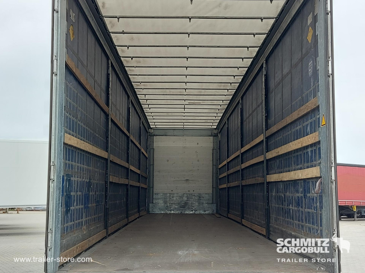 SCHMITZ Curtainsider Mega - Semi-reboque de lona: foto 3 SCHMITZ Curtainsider Mega - Semi-reboque de lona: foto 3