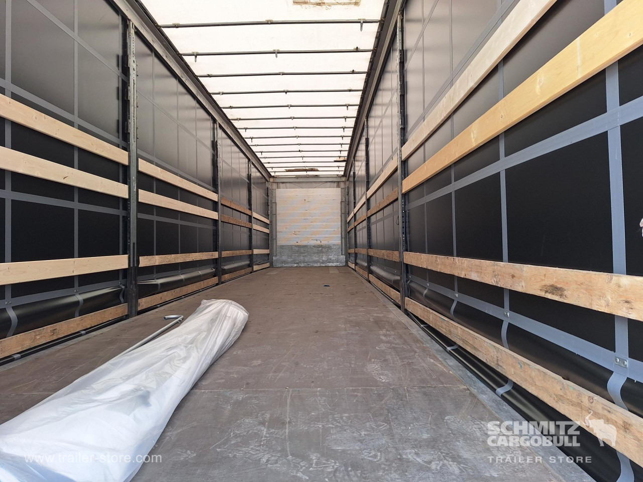 SCHMITZ Curtainsider Mega - Semi-reboque de lona: foto 3 SCHMITZ Curtainsider Mega - Semi-reboque de lona: foto 3