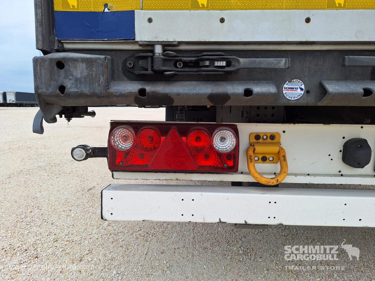 SCHMITZ Curtainsider Mega - Semi-reboque de lona: foto 4 SCHMITZ Curtainsider Mega - Semi-reboque de lona: foto 4