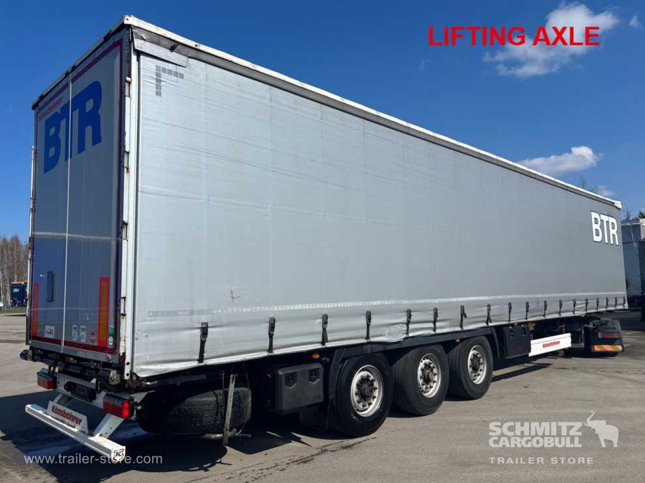 KAESSBOHRER Curtainsider Standard - Semi-reboque de lona: foto 1 KAESSBOHRER Curtainsider Standard - Semi-reboque de lona: foto 1