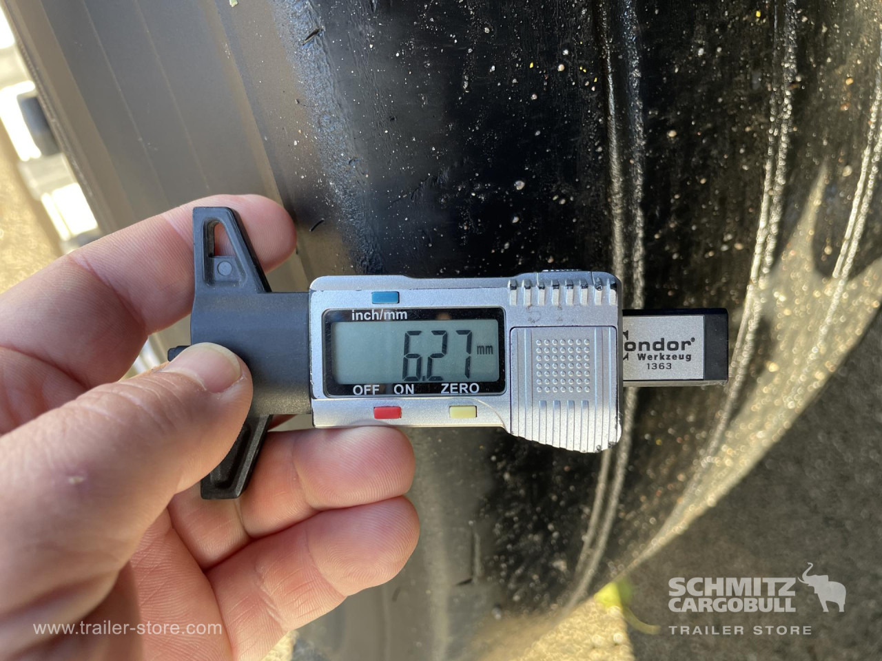 SCHMITZ Curtainsider Standard - Semi-reboque de lona: foto 4 SCHMITZ Curtainsider Standard - Semi-reboque de lona: foto 4