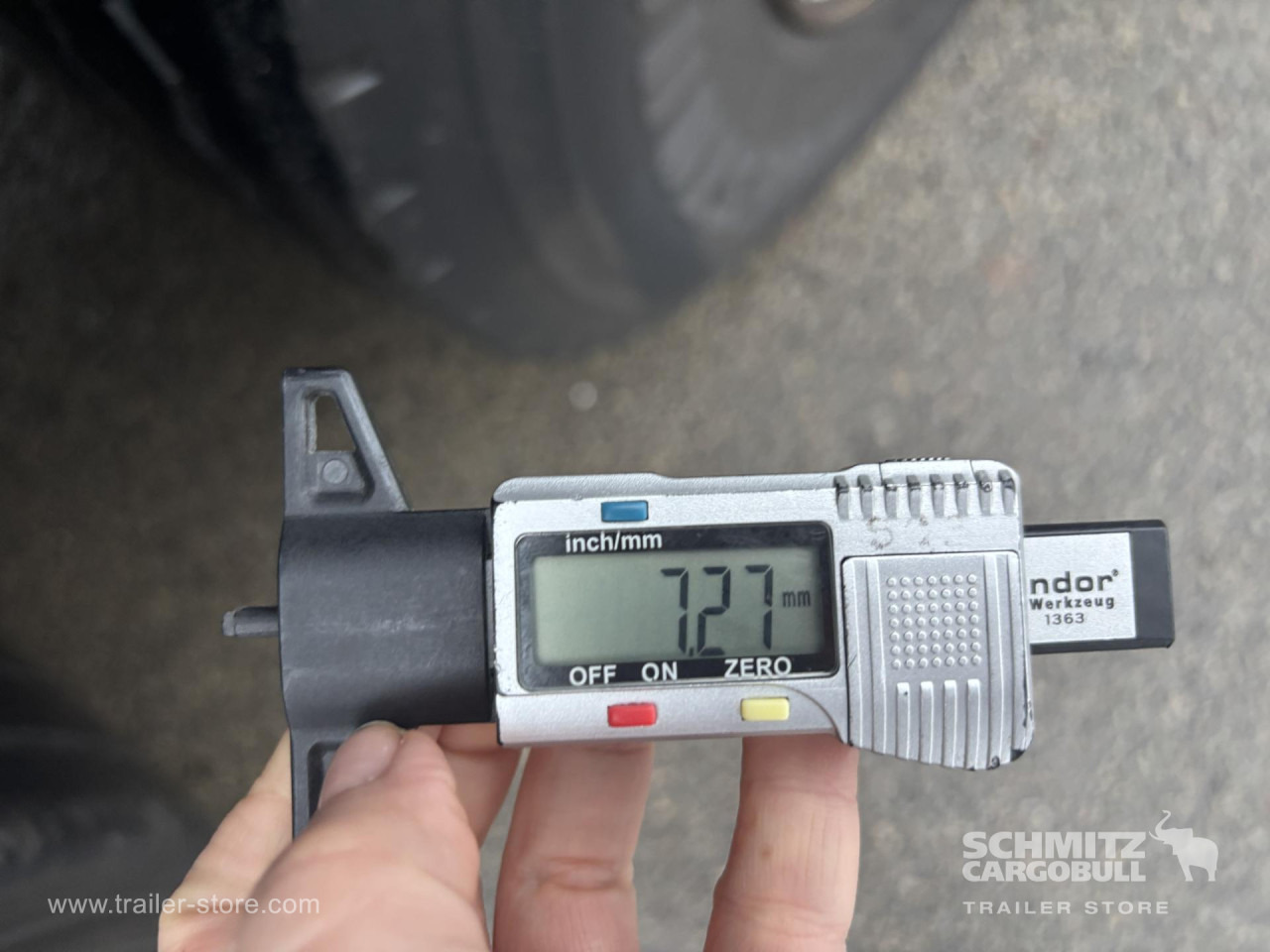 SCHMITZ Curtainsider Standard - Semi-reboque de lona: foto 4 SCHMITZ Curtainsider Standard - Semi-reboque de lona: foto 4