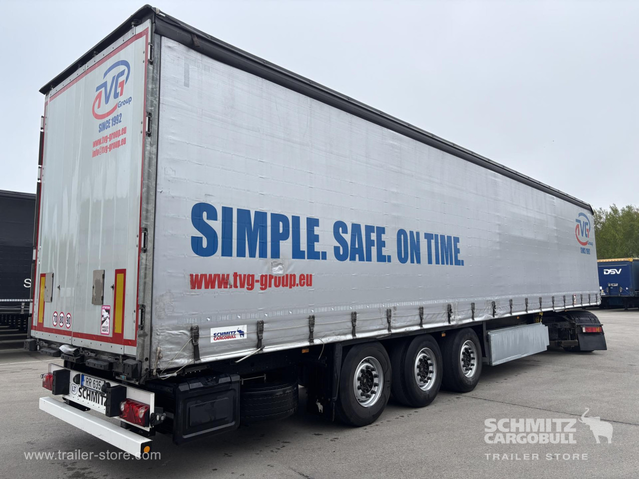 SCHMITZ Curtainsider Standard - Semi-reboque de lona: foto 1 SCHMITZ Curtainsider Standard - Semi-reboque de lona: foto 1