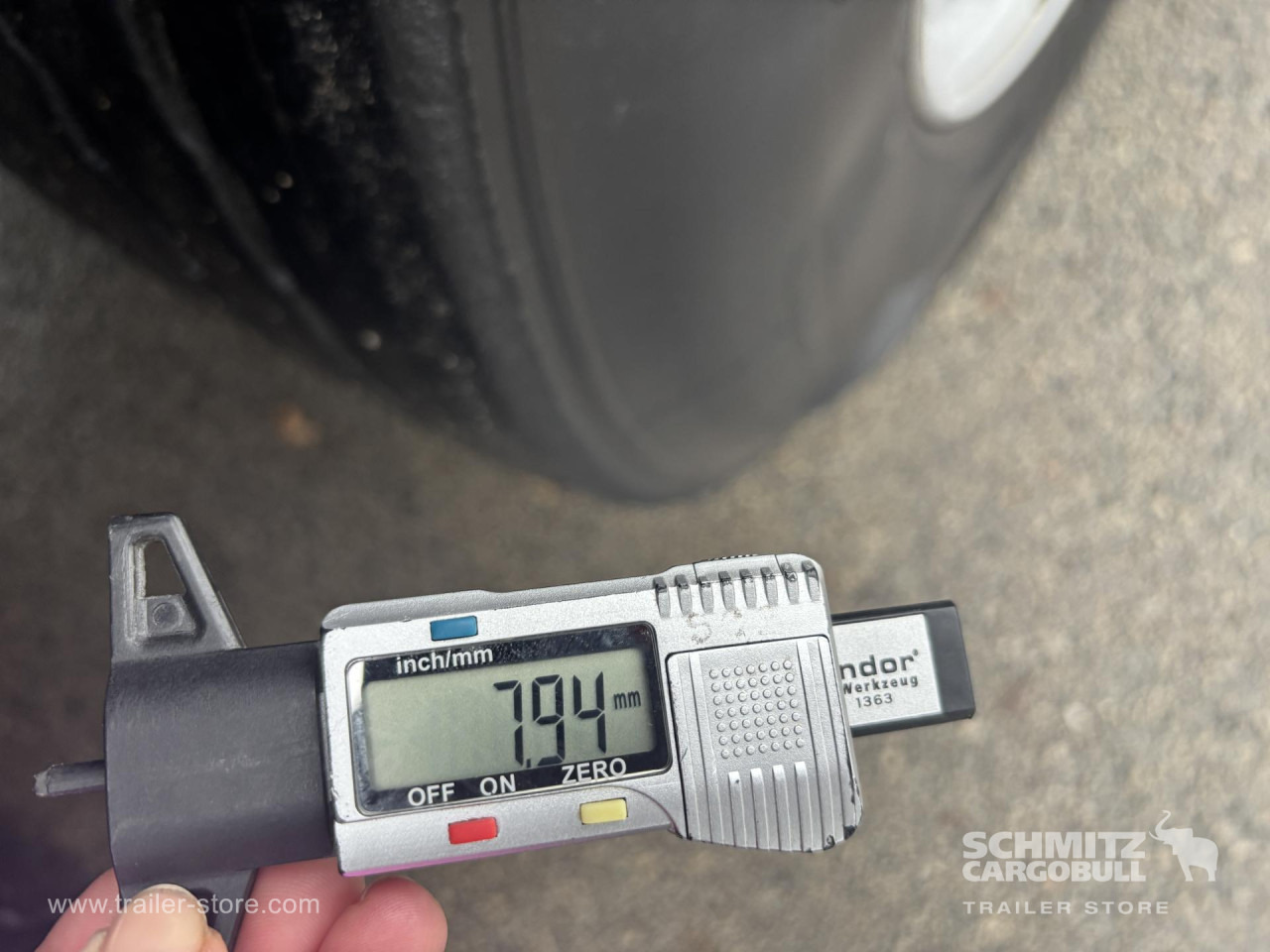 SCHMITZ Curtainsider Standard - Semi-reboque de lona: foto 4 SCHMITZ Curtainsider Standard - Semi-reboque de lona: foto 4