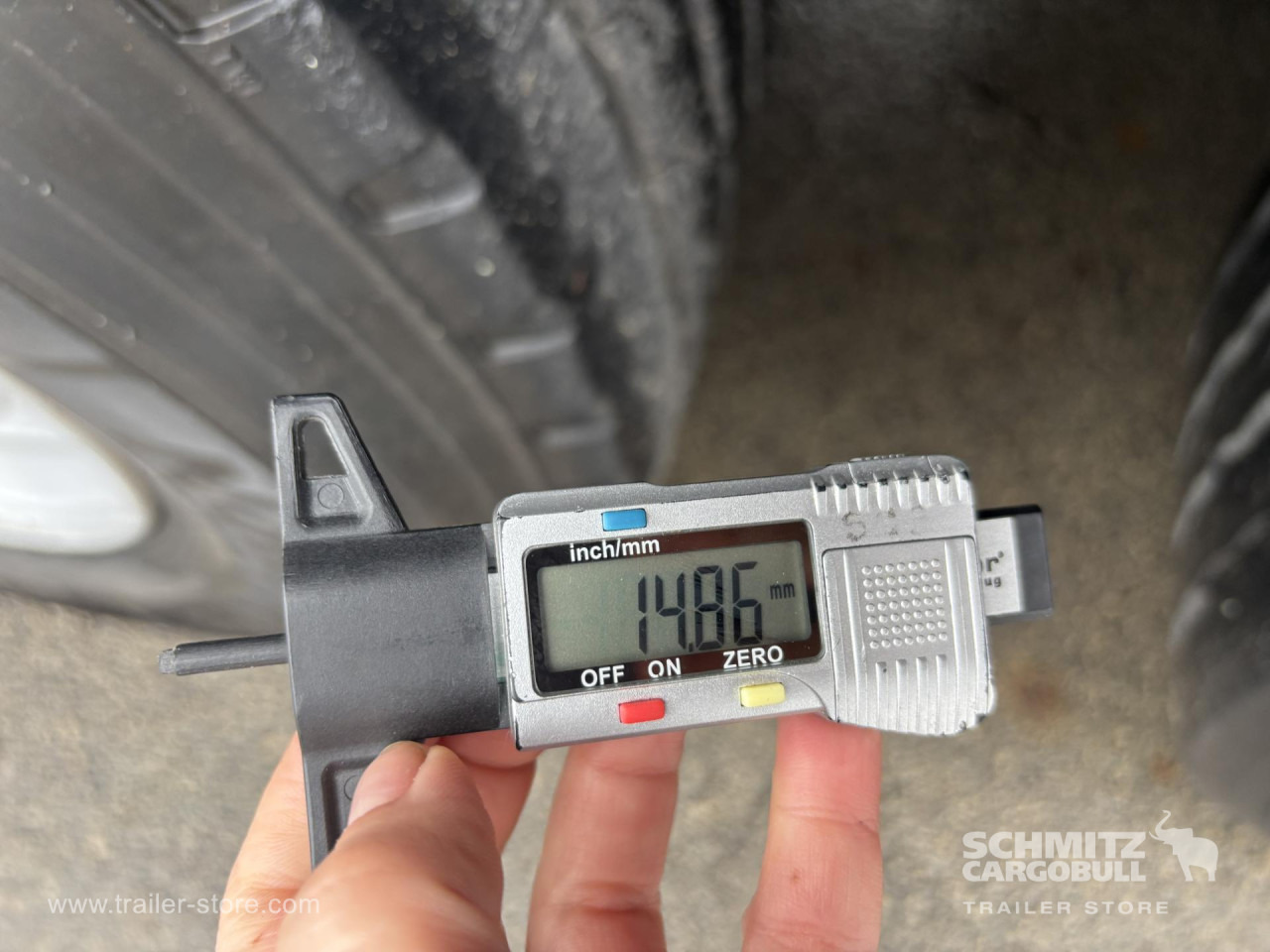 SCHMITZ Curtainsider Standard - Semi-reboque de lona: foto 2 SCHMITZ Curtainsider Standard - Semi-reboque de lona: foto 2