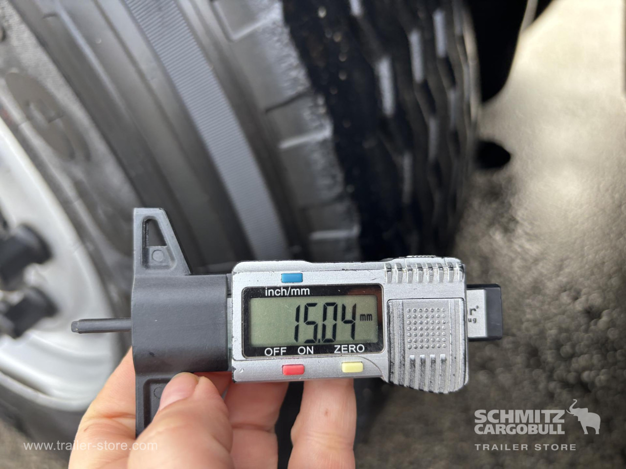 SCHMITZ Curtainsider Standard - Semi-reboque de lona: foto 2 SCHMITZ Curtainsider Standard - Semi-reboque de lona: foto 2