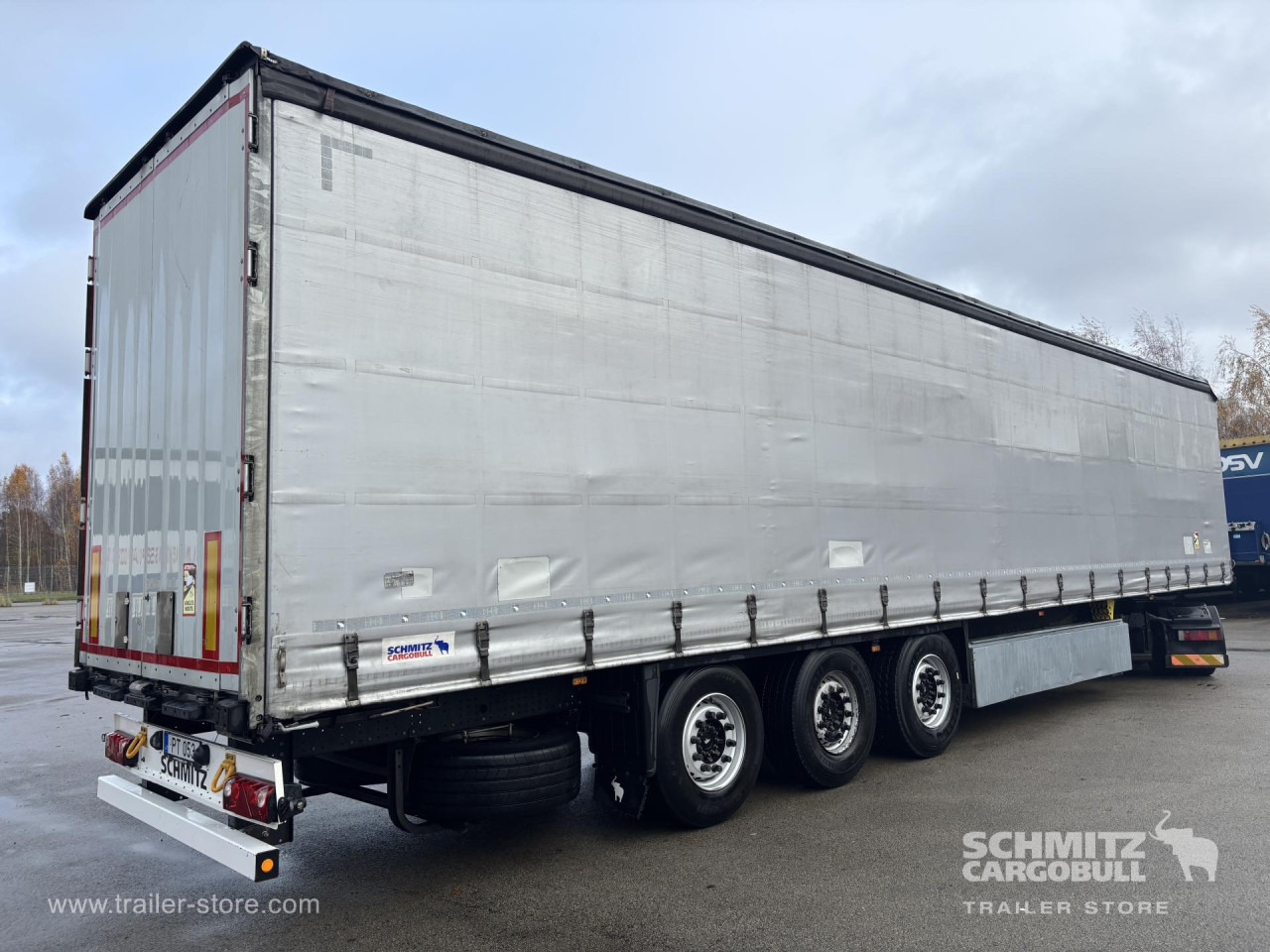 SCHMITZ Curtainsider Standard - Semi-reboque de lona: foto 1 SCHMITZ Curtainsider Standard - Semi-reboque de lona: foto 1