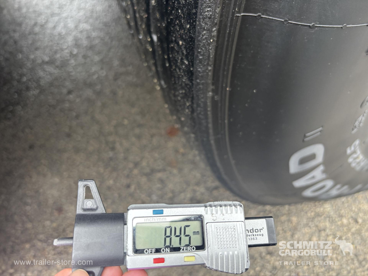 SCHMITZ Curtainsider Standard - Semi-reboque de lona: foto 3 SCHMITZ Curtainsider Standard - Semi-reboque de lona: foto 3