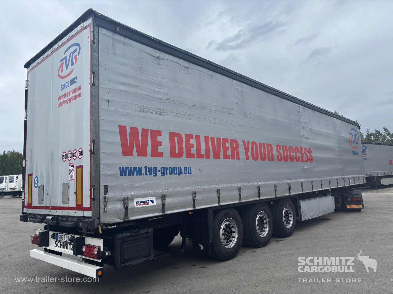 SCHMITZ Curtainsider Standard - Semi-reboque de lona: foto 1 SCHMITZ Curtainsider Standard - Semi-reboque de lona: foto 1