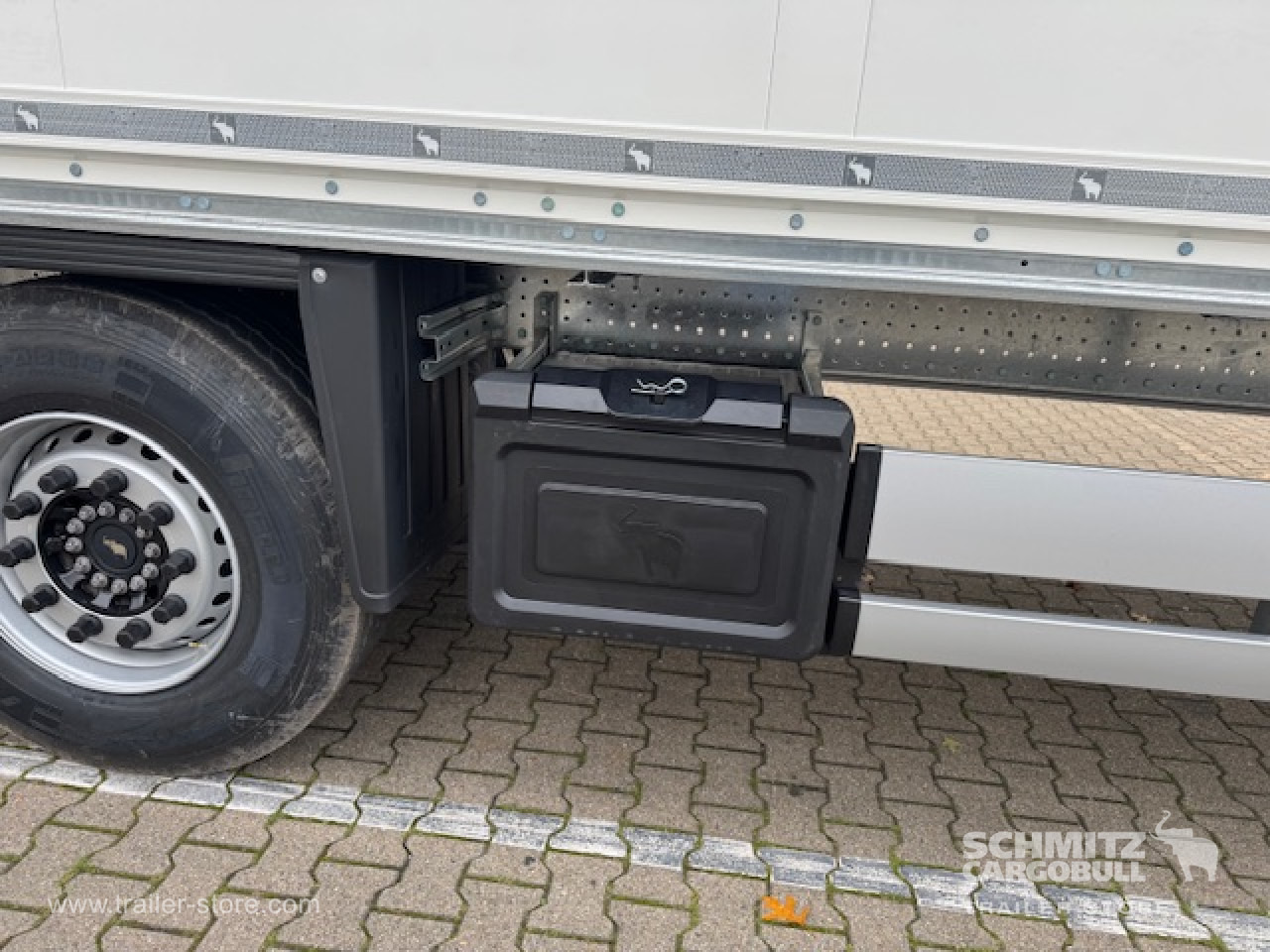 SCHMITZ Oplegger Kasten Standard Taillift - Semireboque furgão: foto 2 SCHMITZ Oplegger Kasten Standard Taillift - Semireboque furgão: foto 2