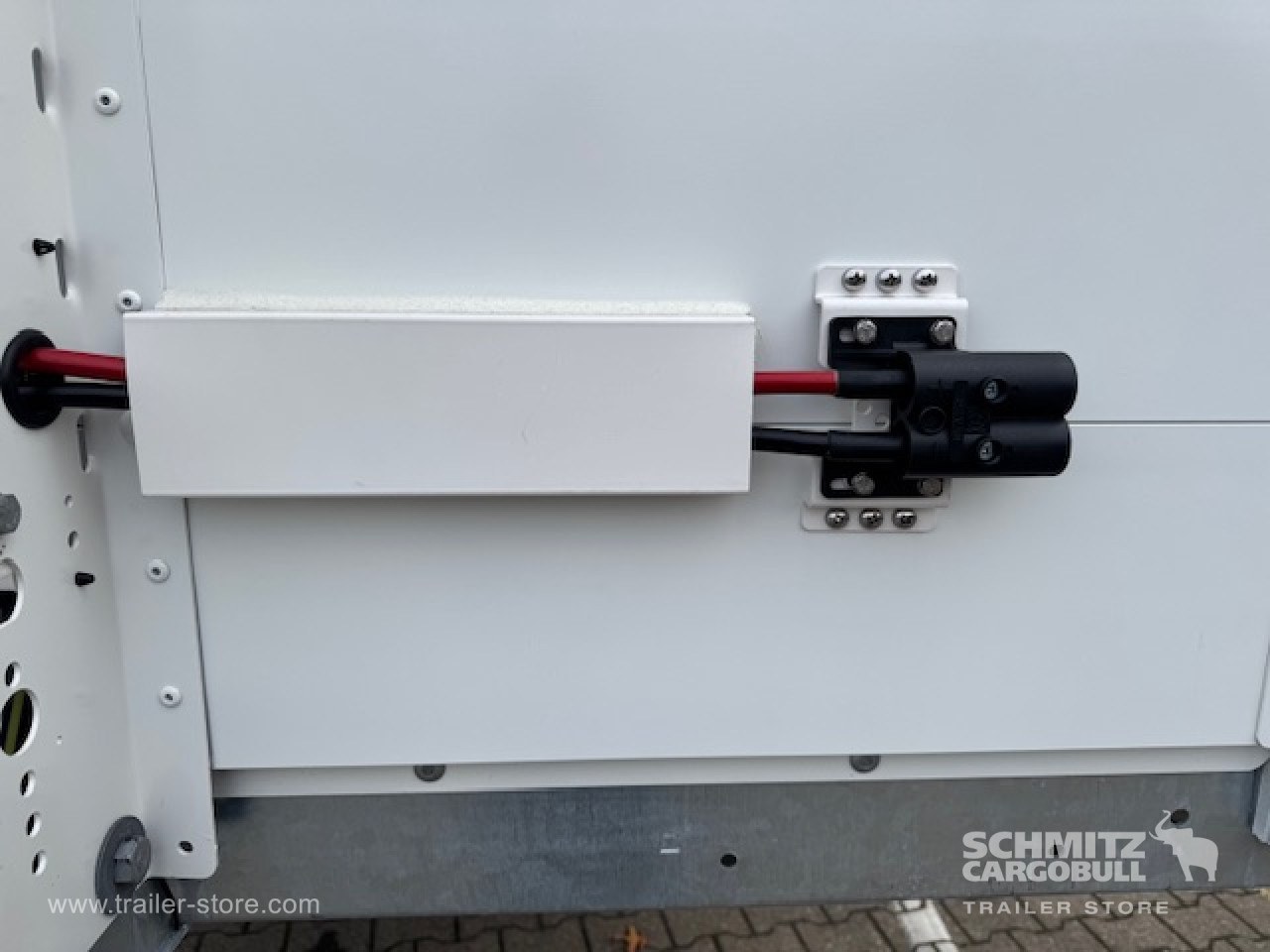 SCHMITZ Oplegger Kasten Standard Taillift - Semireboque furgão: foto 3 SCHMITZ Oplegger Kasten Standard Taillift - Semireboque furgão: foto 3