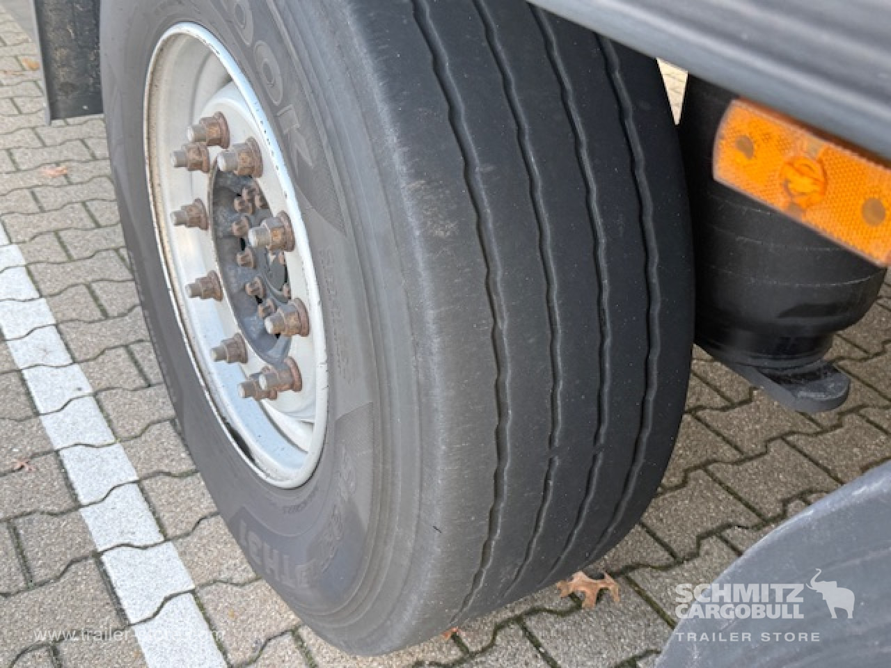 SCHMITZ Oplegger Kasten Standard Taillift - Semireboque furgão: foto 4 SCHMITZ Oplegger Kasten Standard Taillift - Semireboque furgão: foto 4